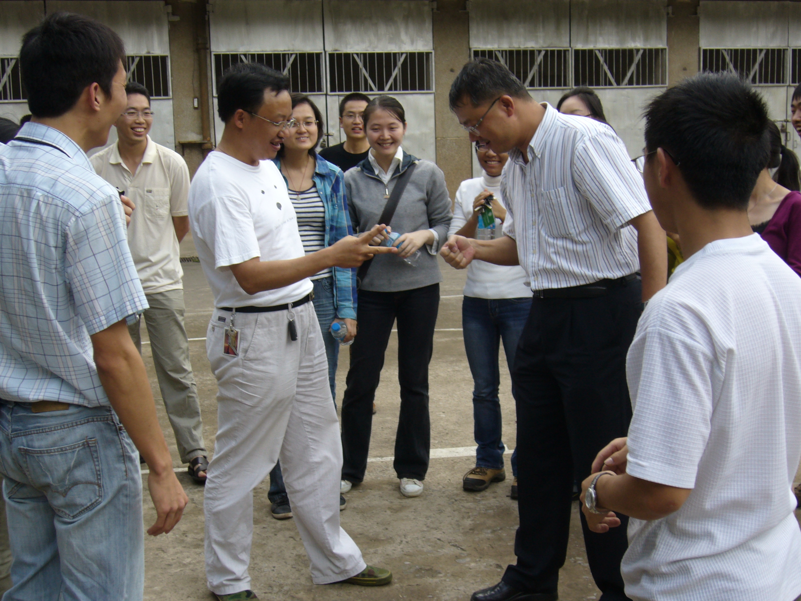 Dr. Cao Min and Dr. Li Qingjun