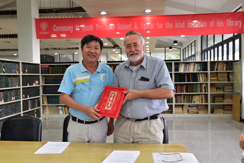 A ceremony held for Robert Spicer's kind donation of his library to XTBG