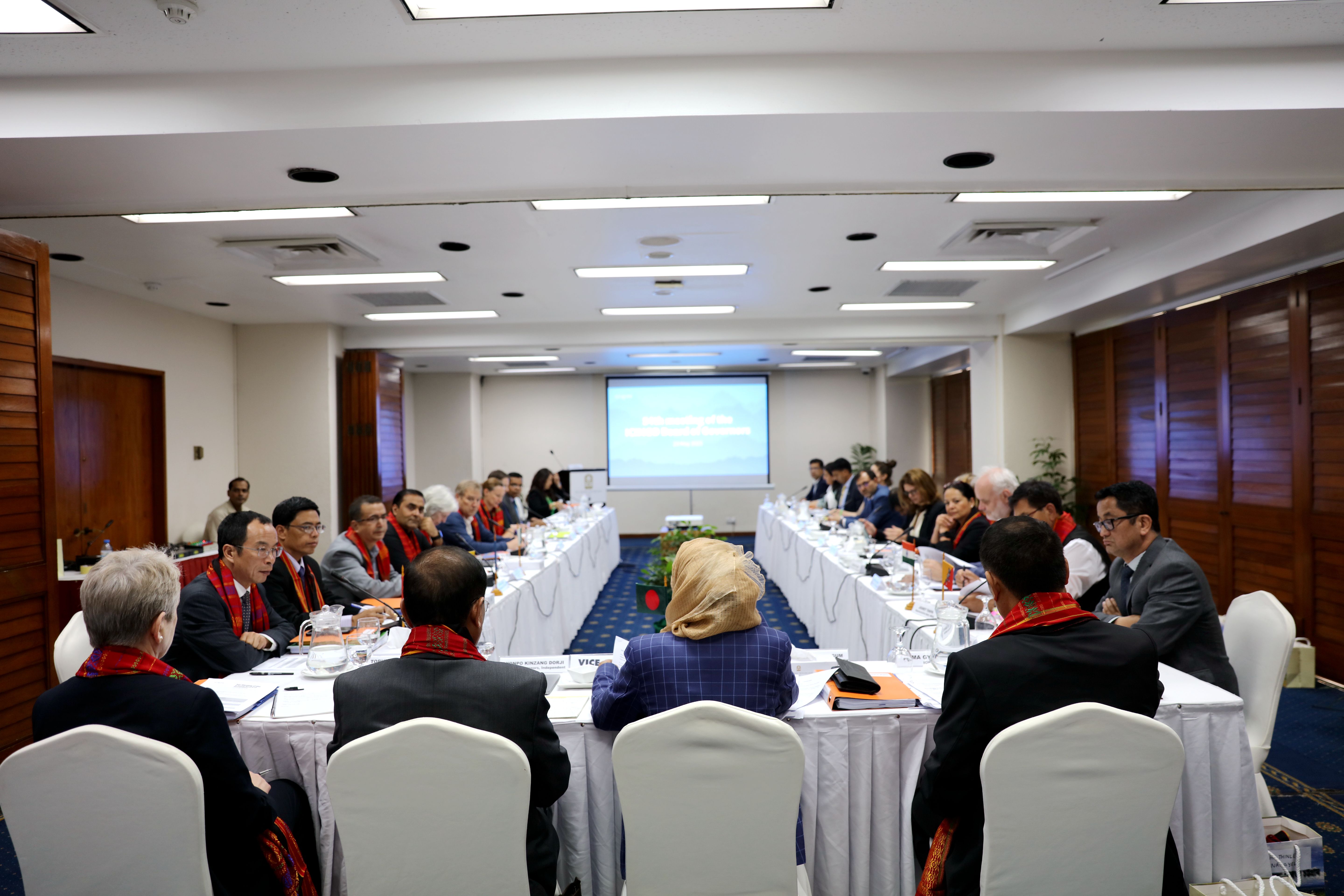 Prof. Yang Yongping attends 54th Bangladesh ICIMOD meeting