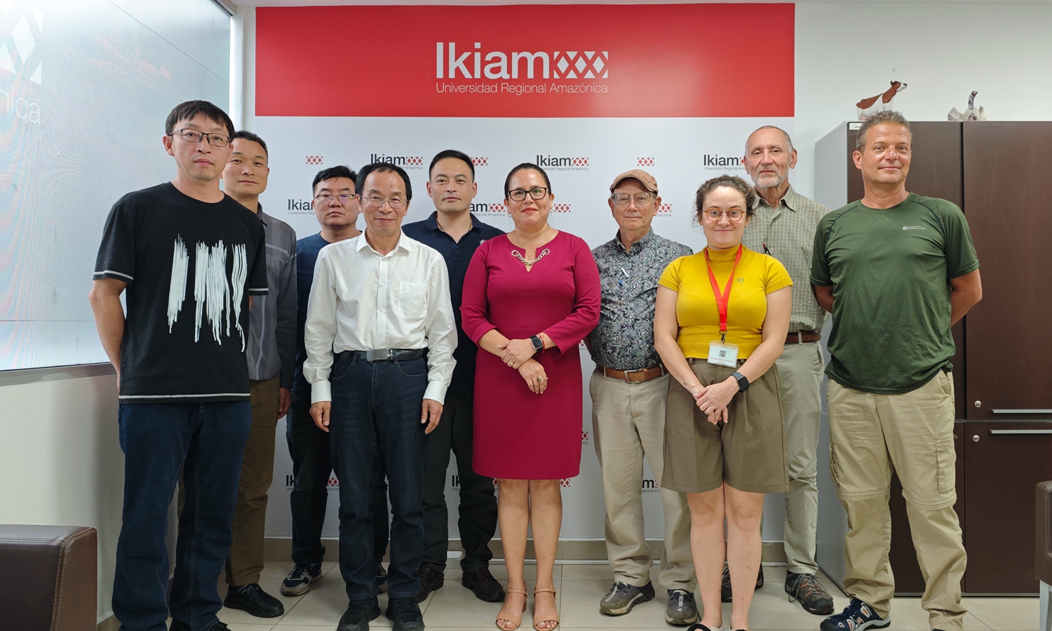 Yang Yongping visits Universidad Regional Amazónica Ikiam&nbsp;in Ecuador
