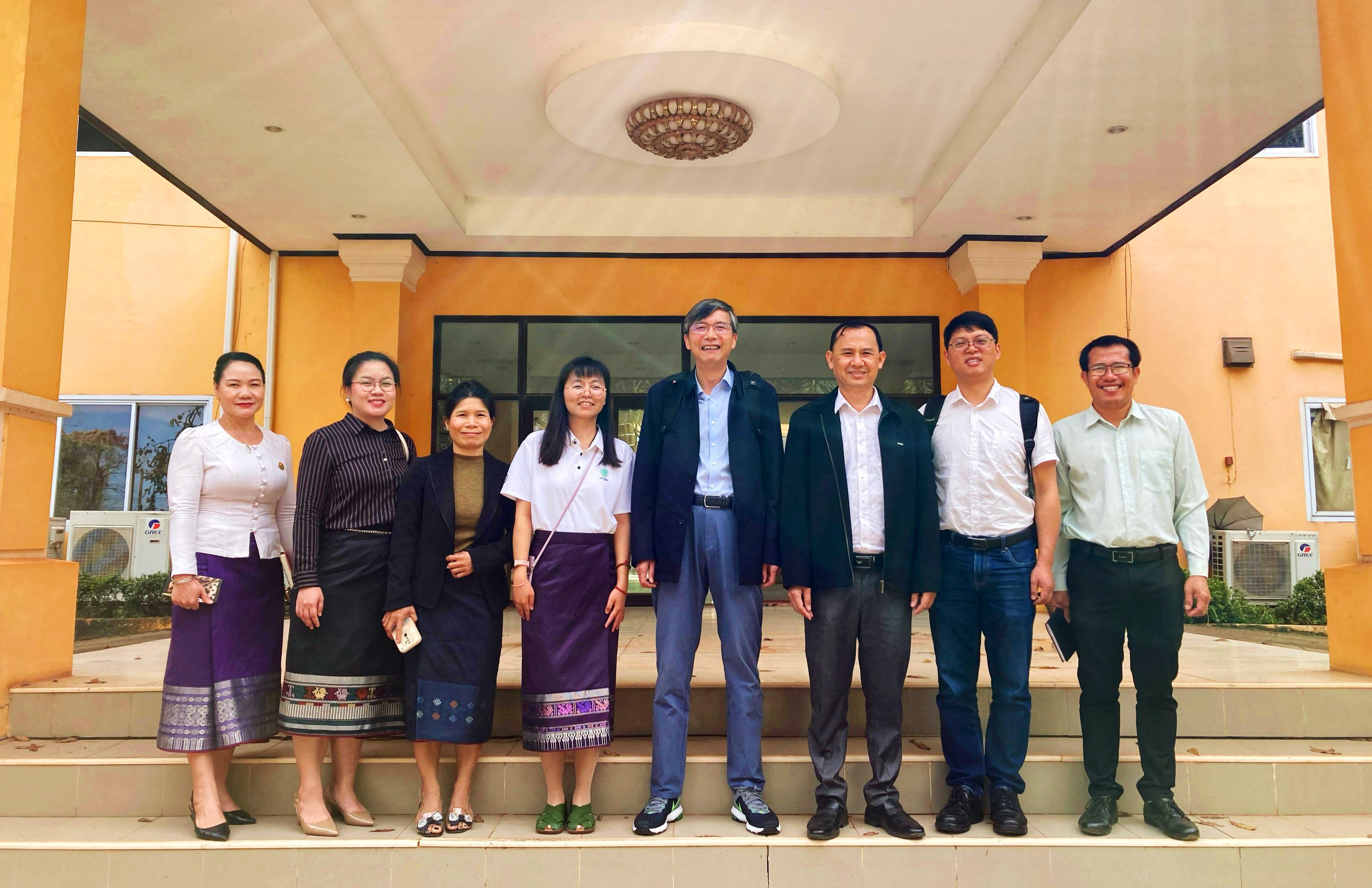 Gan&nbsp;Fanyuan visits Biotechnology and Ecology Institute of Lao