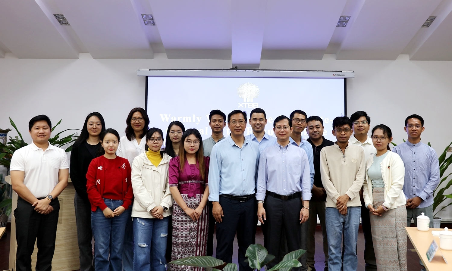 Myanmar's Consul General in Kunming visits XTBG